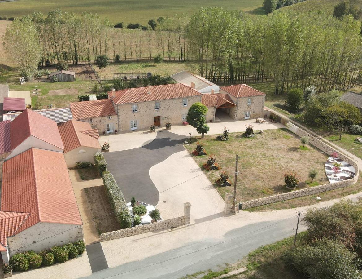 Le Logis Du Chateau Vieillevigne Buitenkant foto