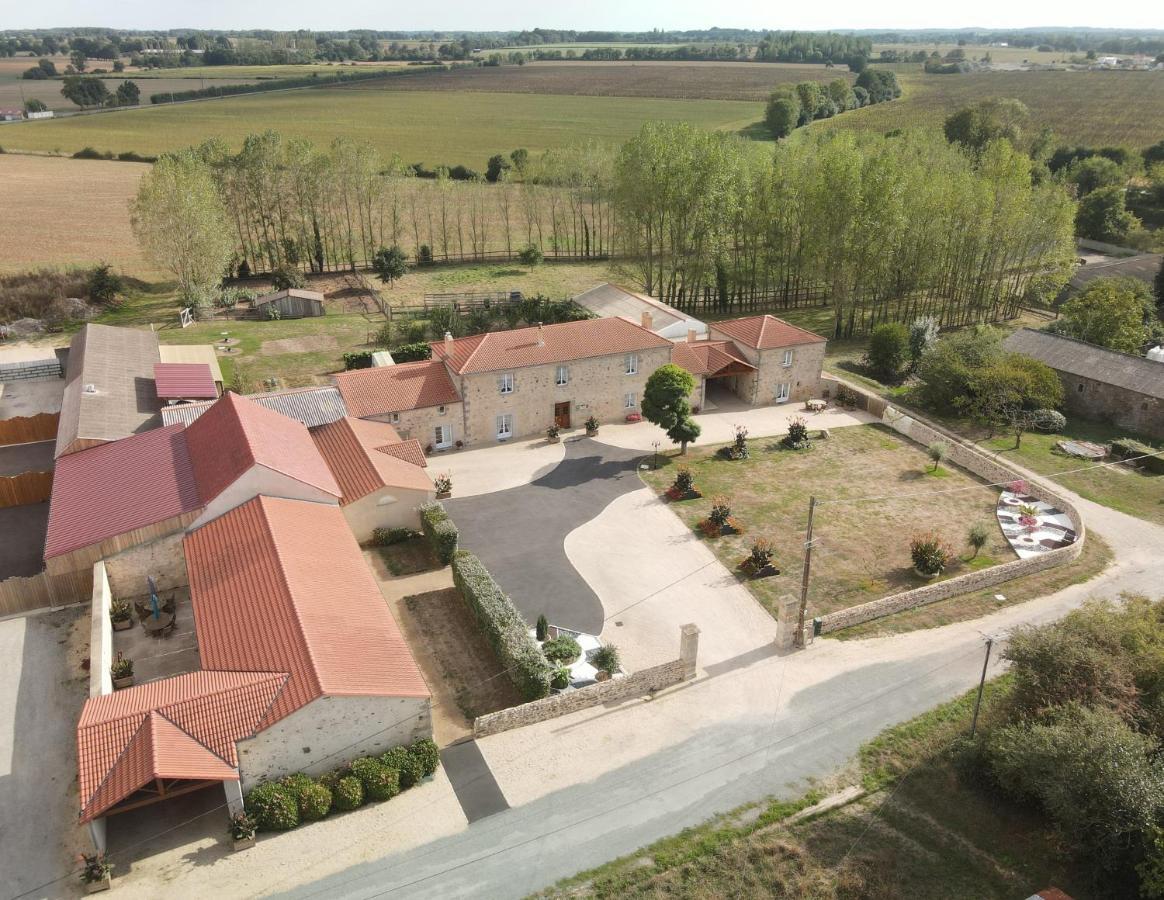 Le Logis Du Chateau Hotel Vieillevigne Buitenkant foto