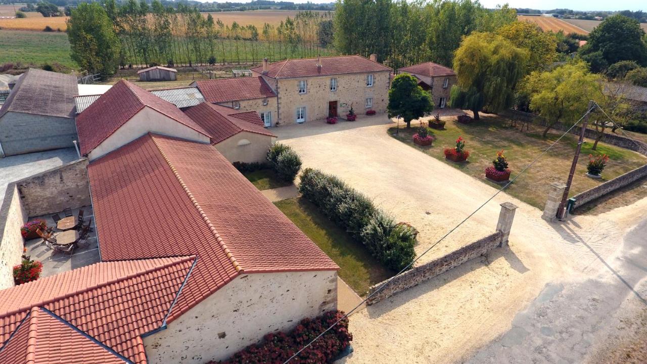 Le Logis Du Chateau Hotel Vieillevigne Buitenkant foto