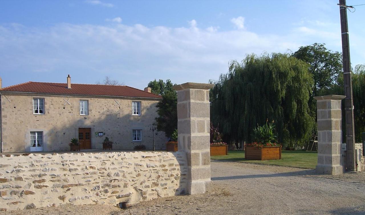 Le Logis Du Chateau Hotel Vieillevigne Buitenkant foto